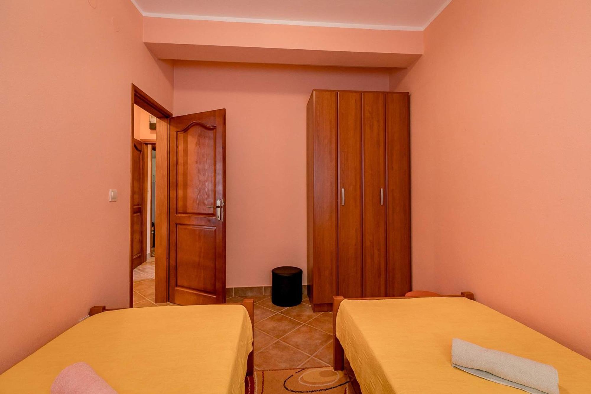 Apartments Gudelj Kamenari Extérieur photo